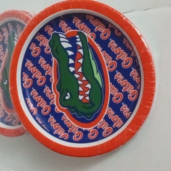 Florida Gators Party Plates  Lot of 4 sets of 8- 6-3/4 in NIP - Picture 1 of 3